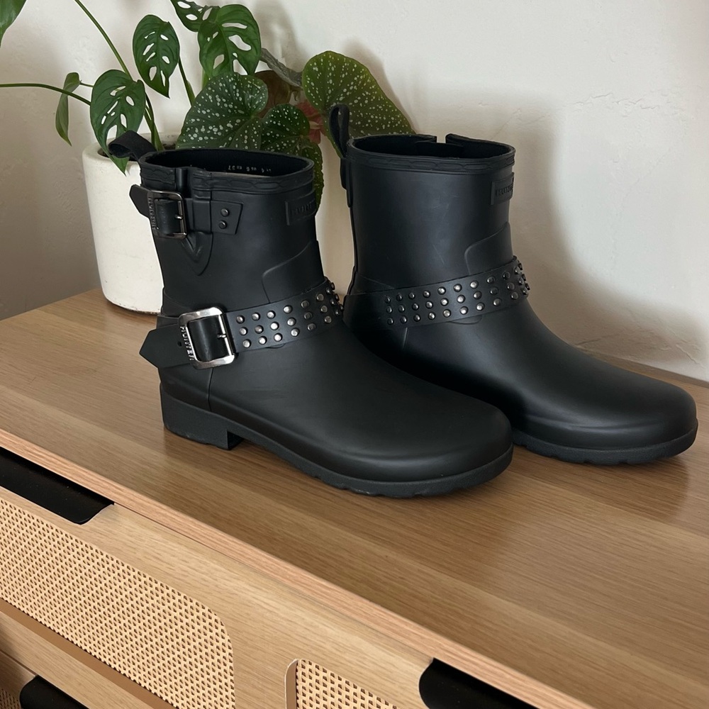 Hunter Black Winter Rain Boots Ankle Height